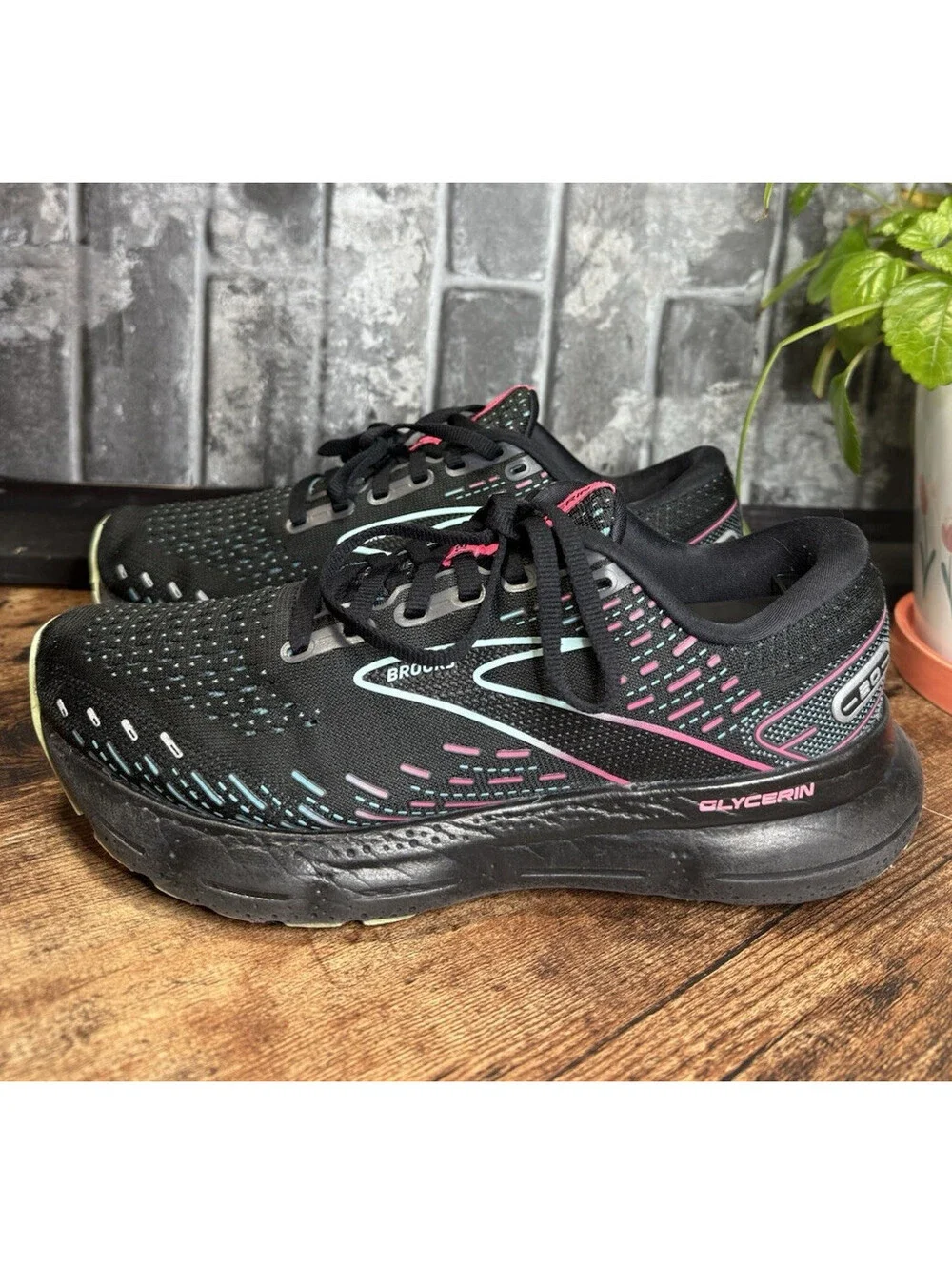 Brooks Glycerin 20 Black/Pink/Blue Low Top Lace-Up Men's Athletic Sneaker